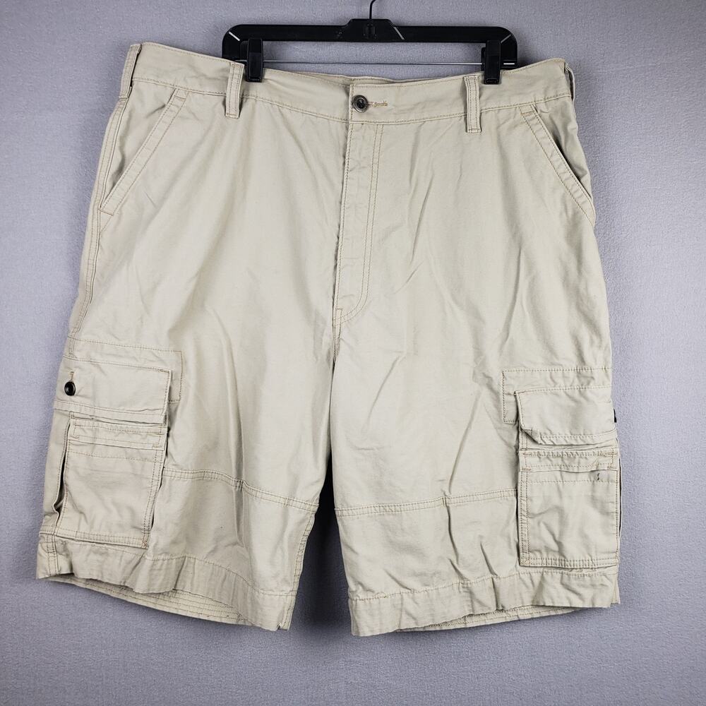 Levi's Men's Size 42 Cargo Khaki‎ Shorts Beige Tan Summer Dad Cookout Classic